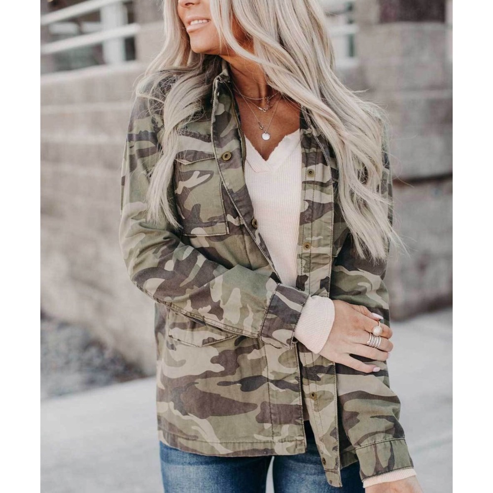 5 ⭐️ Rated Utility Camo Print Jacket - Picture 4 of 5